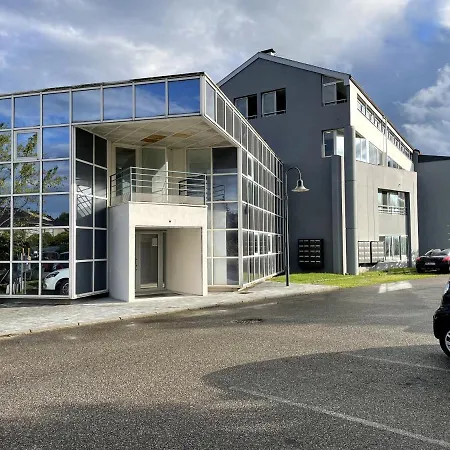 Tres Bel T2 De Standing Entierement Meuble A 5 Min A Pied Du Centre. Apartment *